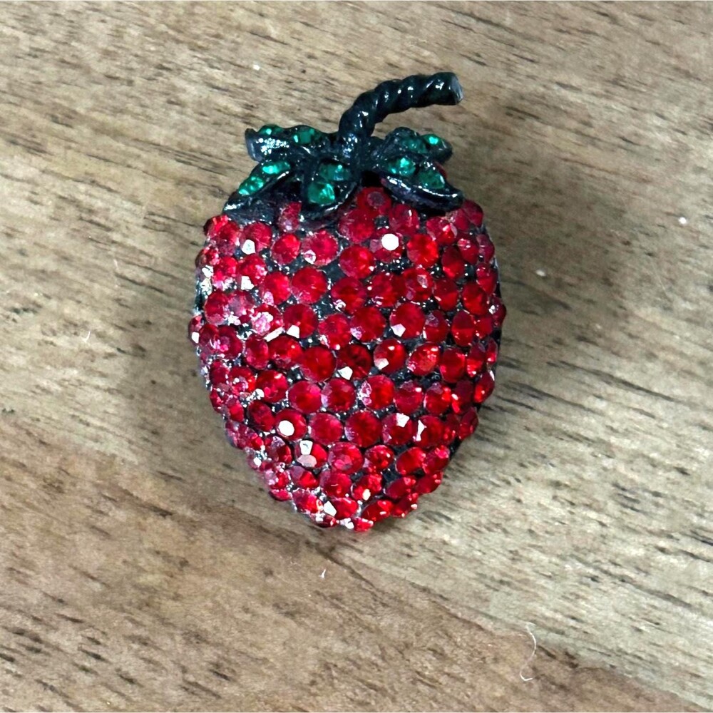 Weiss Signed Strawberry Rhinestone Brooch - Vintage